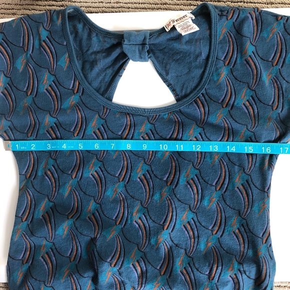 Cute top, keyhole back - Picture 4 of 4